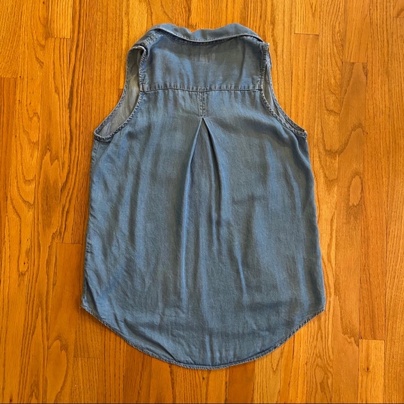 Akira Chicago Red Label Sleeveless Chambray Top - Picture 2 of 6
